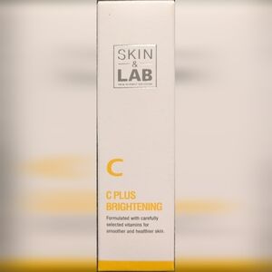 White and Gold Vitamin C Face Oil